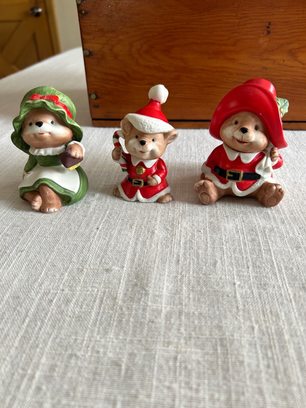 HOMCO Claus Family Christmas Bear 5600 Ceramic Holiday Figurine